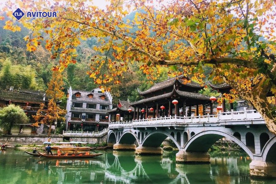 Kinh nghiệm du lịch Phượng Hoàng Cổ Trấn: Cẩm nang chi tiết cho chuyến đi hoàn hảo