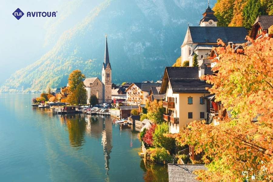 Lạc bước giữa khung cảnh cổ tích tại làng cổ Hallstatt của Áo