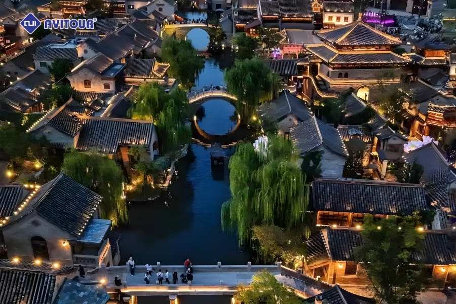 Minh Thuỷ Cổ Trấn - Miền cổ tích soi bóng nước xanh