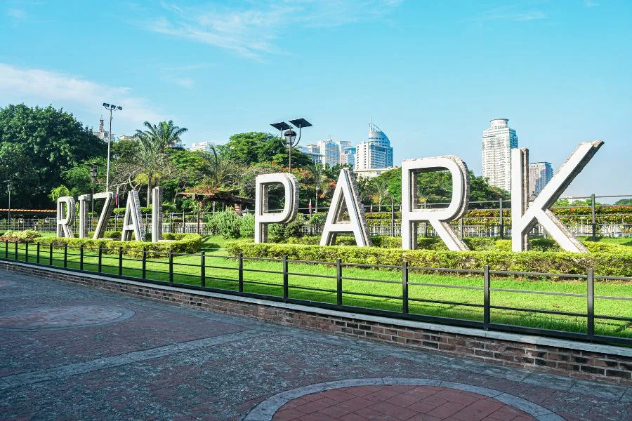 Những lý do khiến bạn nhất định phải ghé thăm công viên Rizal Park - Viên ngọc xanh giữa lòng Manila