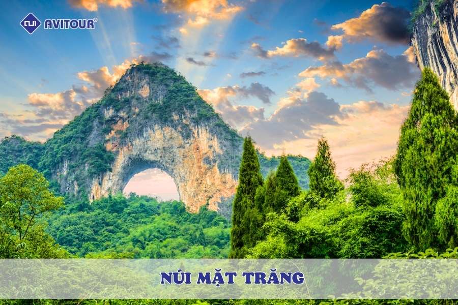 Núi Mặt Trăng - Tuyệt tác thiên nhiên vĩnh cửu giữa lòng Quế Lâm