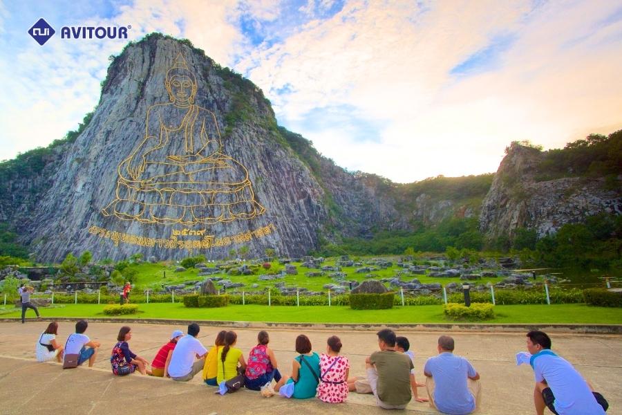 Núi Phật Vàng - Điểm đến không thể bỏ lỡ khi du lịch Thái Lan