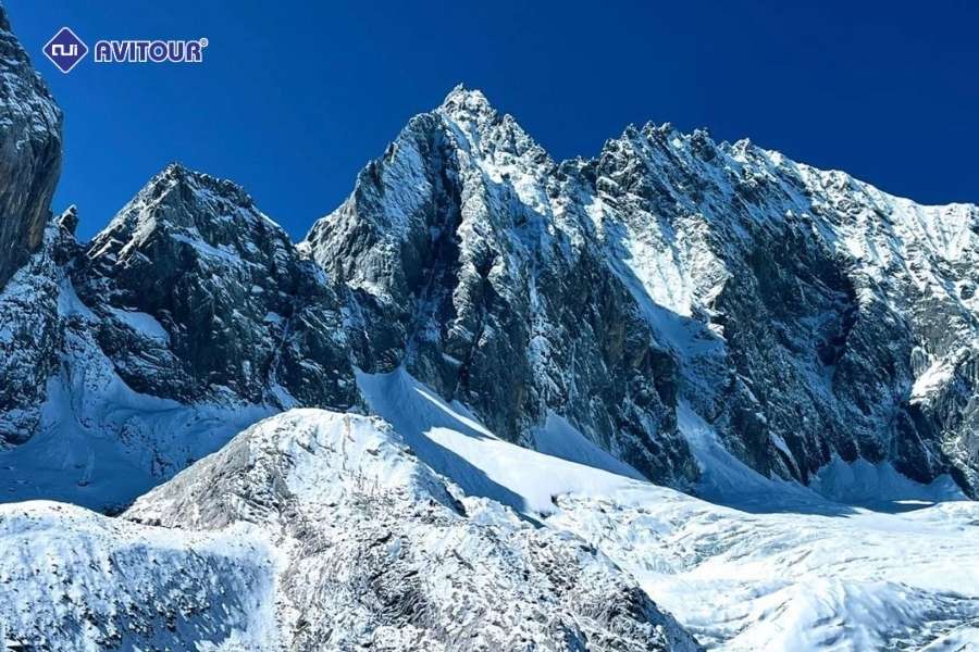 Núi tuyết Ngọc Long: Tuyệt tác thiên nhiên kỳ vĩ của Lệ Giang