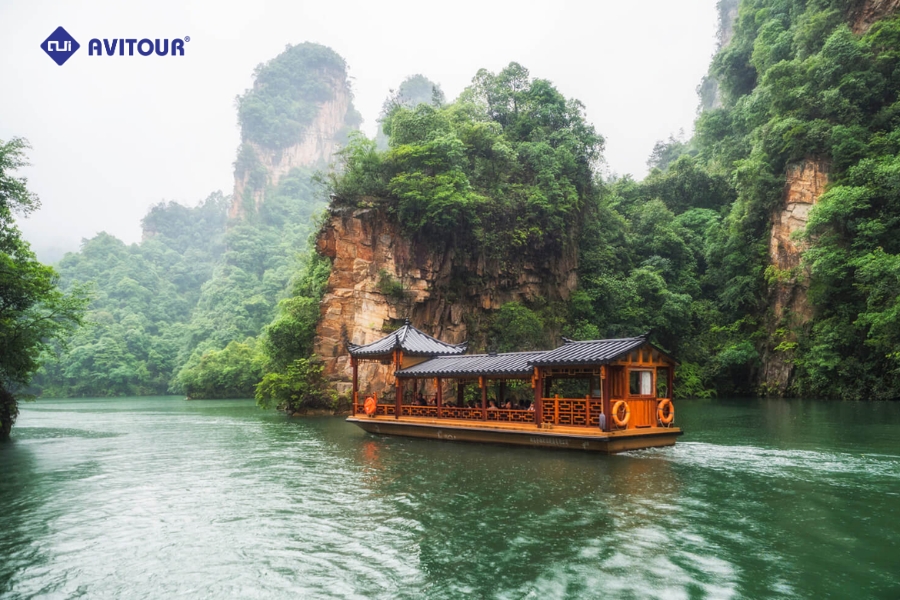 Săn lùng bí ẩn Phượng Hoàng Cổ Trấn – Nơi gọi mời những trái tim phiêu lưu