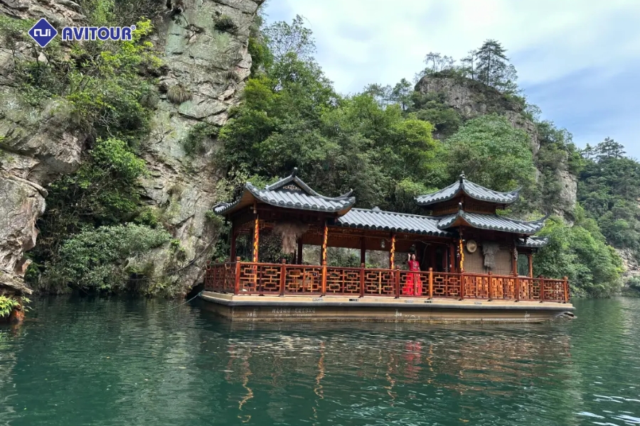 Săn lùng bí ẩn Phượng Hoàng Cổ Trấn – Nơi gọi mời những trái tim phiêu lưu