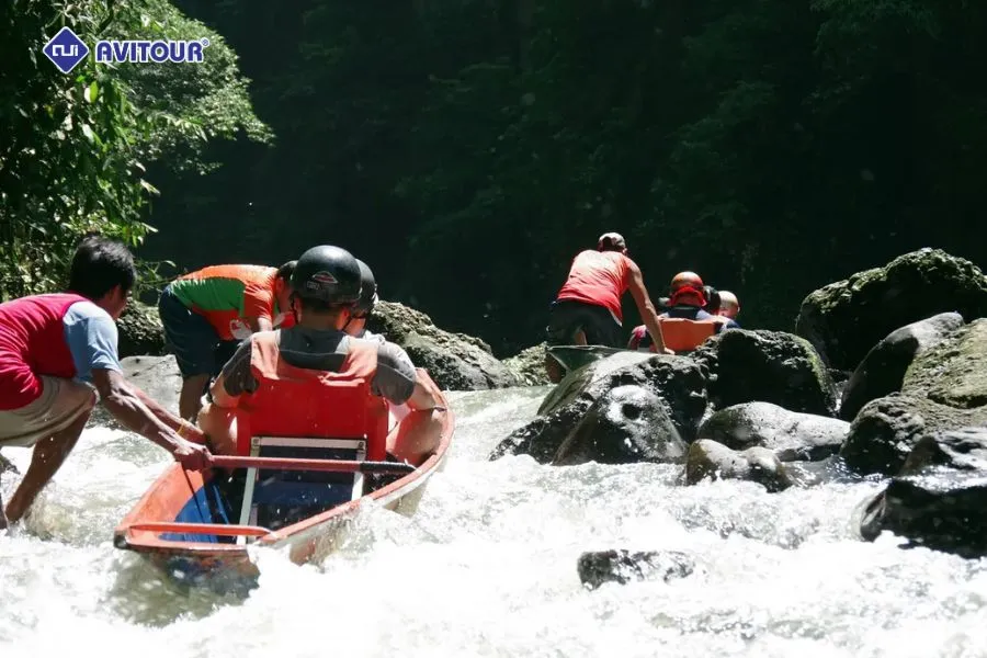 Tham quan thác Pagsanjan: Hành trình ngược dòng đầy hứng khởi
