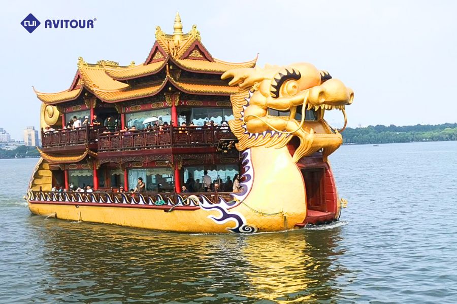 Tham quan vẻ đẹp non nước hữu tình tại Tam Đàn Ấn Nguyệt