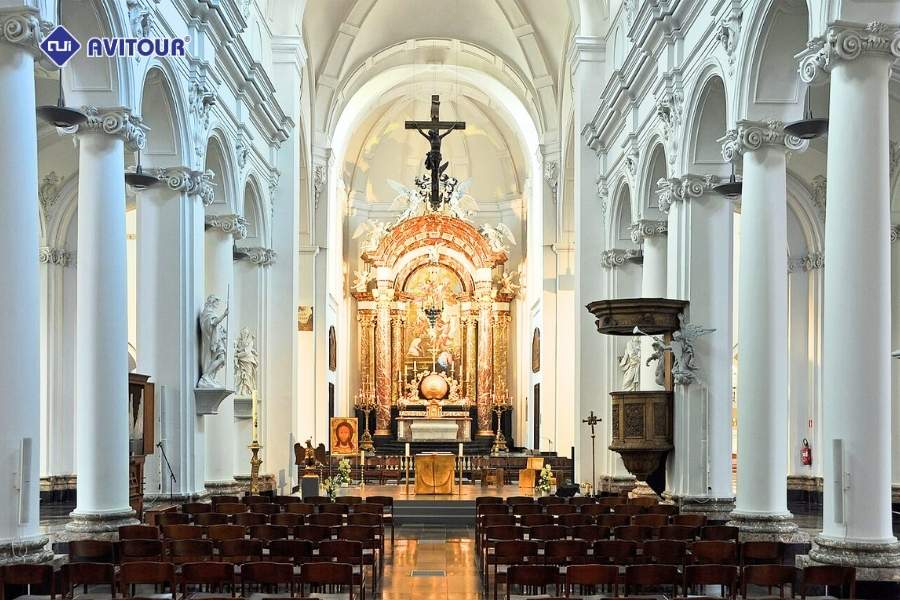 Thánh đường Saint-Barthelemy - Vẻ đẹp vượt thời gian tại Liège