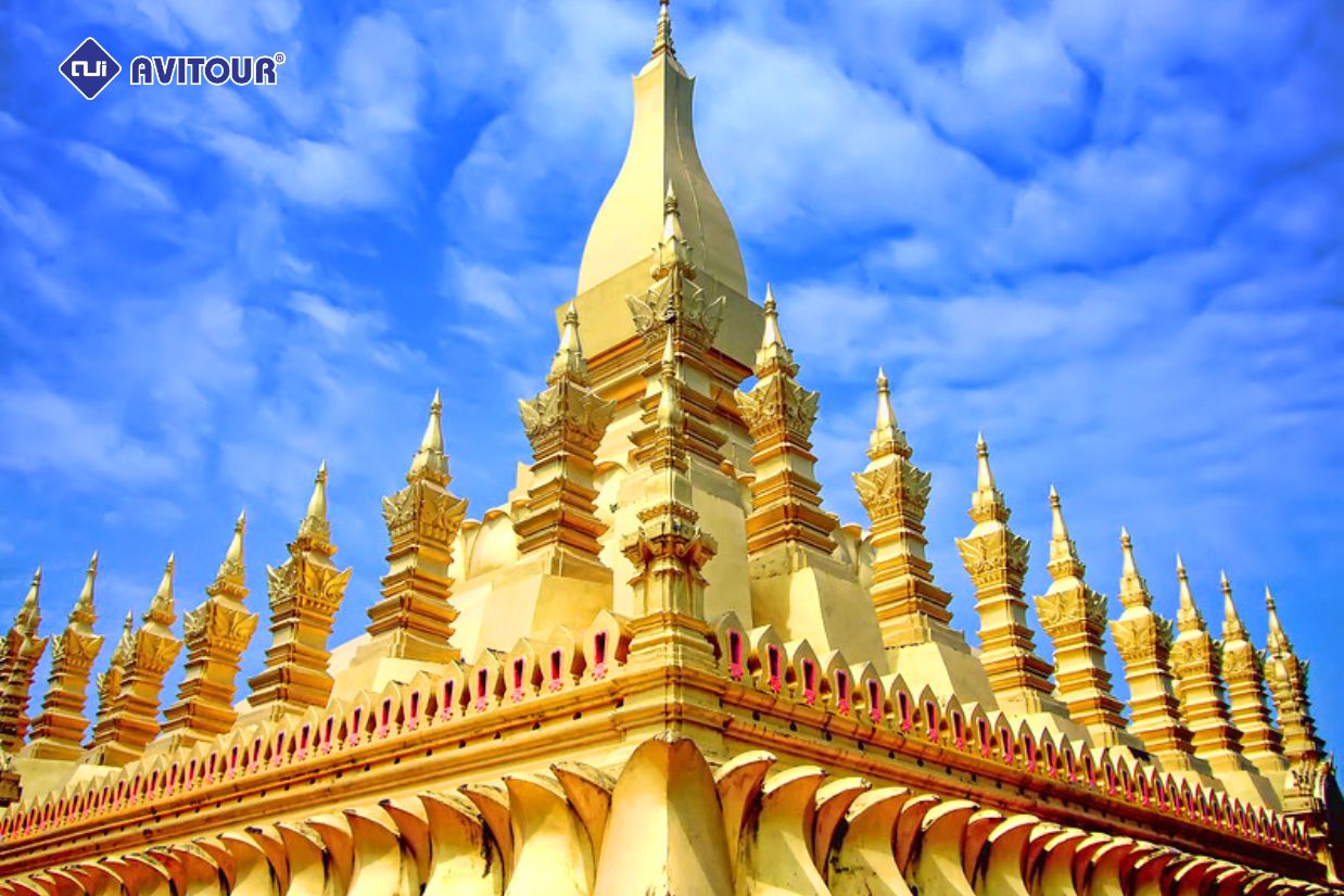 Tháp Thạt Luổng - kì quan Phật giáo tại Lào