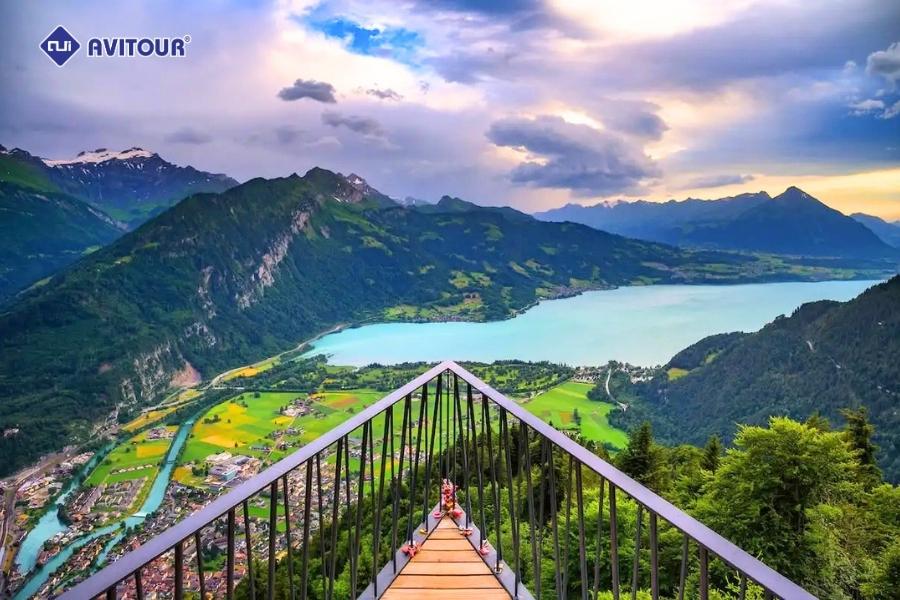 Thị trấn Interlaken - Bức tranh thiên nhiên hoàn hảo của Thụy Sĩ