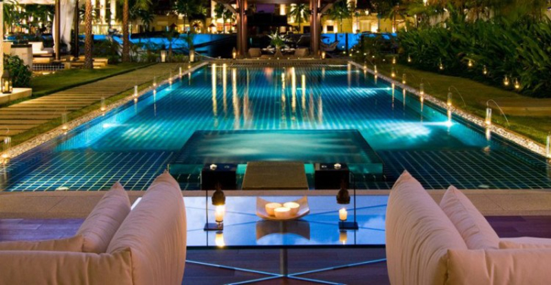 Thiết bị trang trí bể bơi giúp thu hút khách hàng đến trải nghiệm