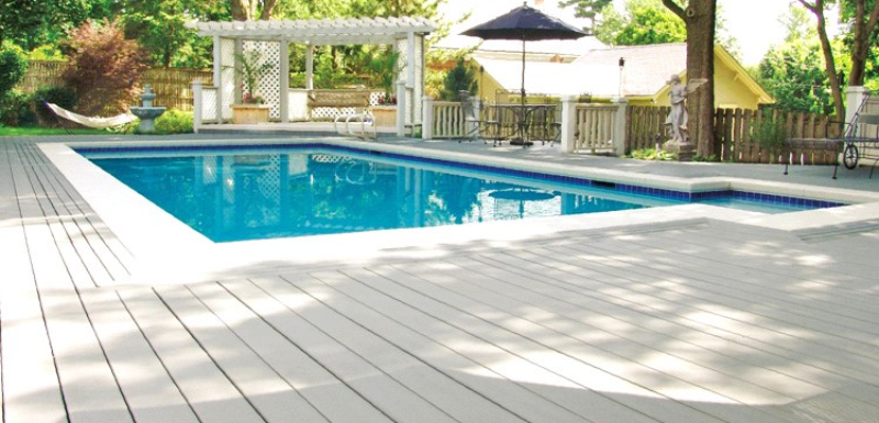 Sàn nhựa trang trí bể bơi được sử dụng rất nhiều