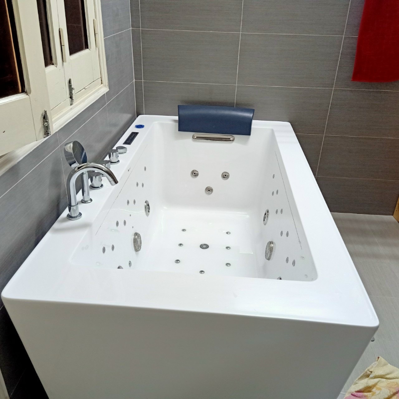 Bồn tắm massage có nhiều công dụng đặc biệt cho sức khỏe