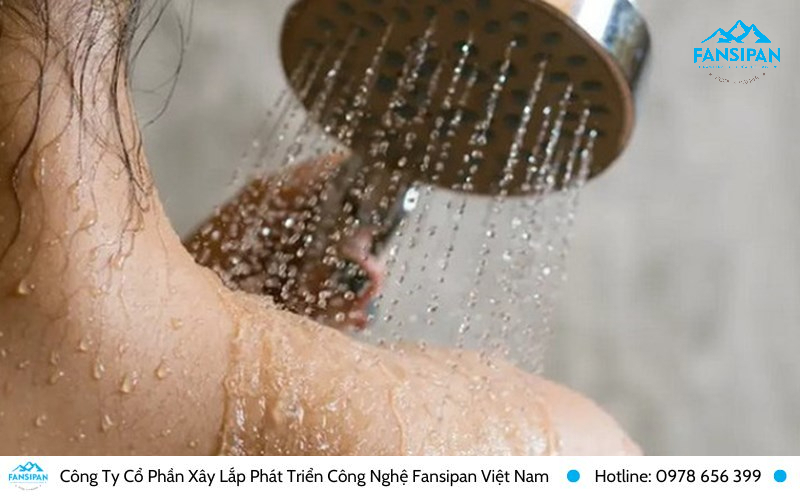 Không tắm ngay sau khi vừa ra khỏi phòng xông hơi