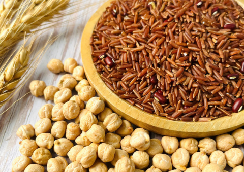 Hạt gạo lứt đỏ giàu dinh dưỡng cho người ăn kiêng và thực dưỡng.