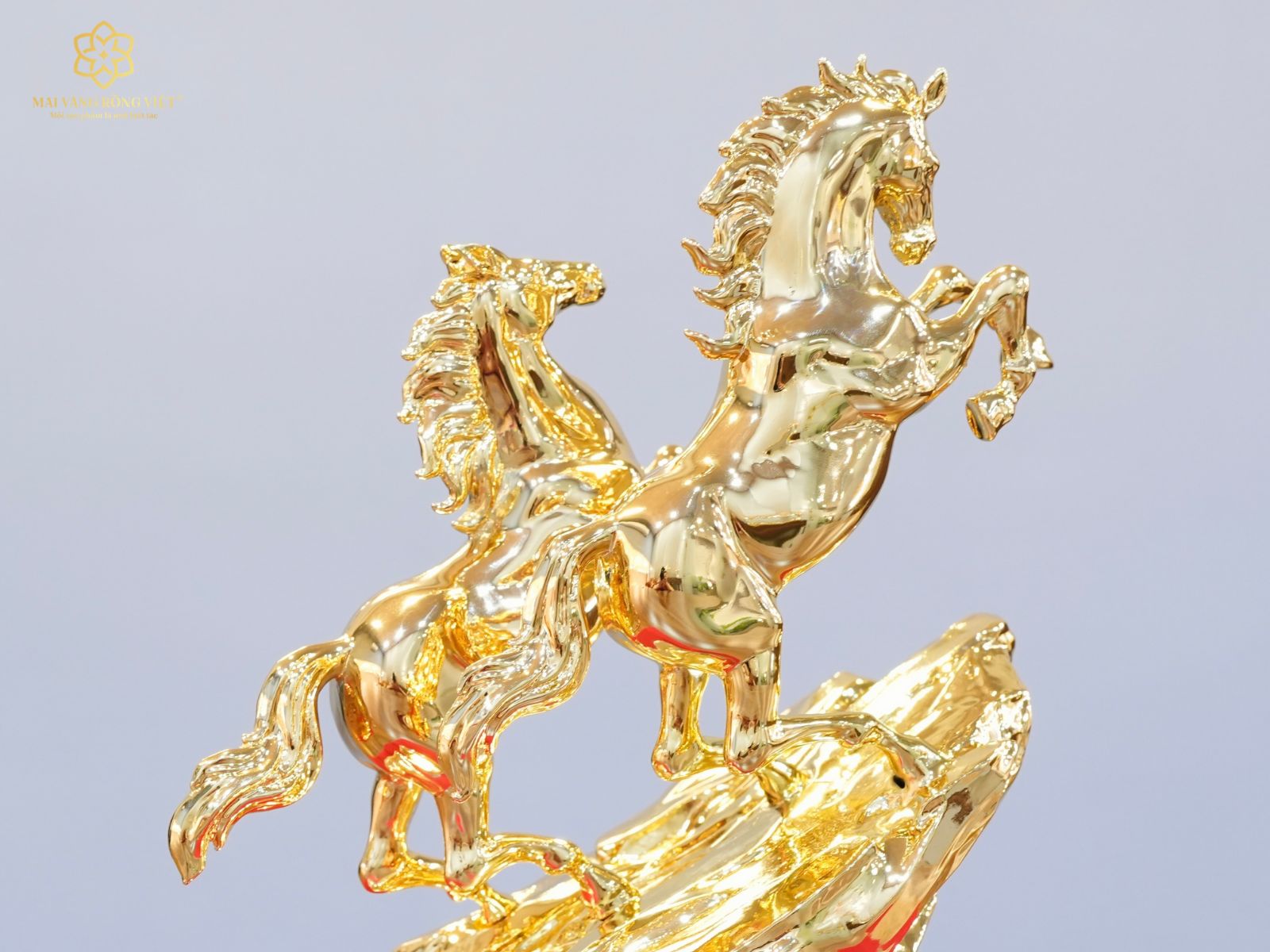 Các khối cơ của tượng song mã được làm chi tiết