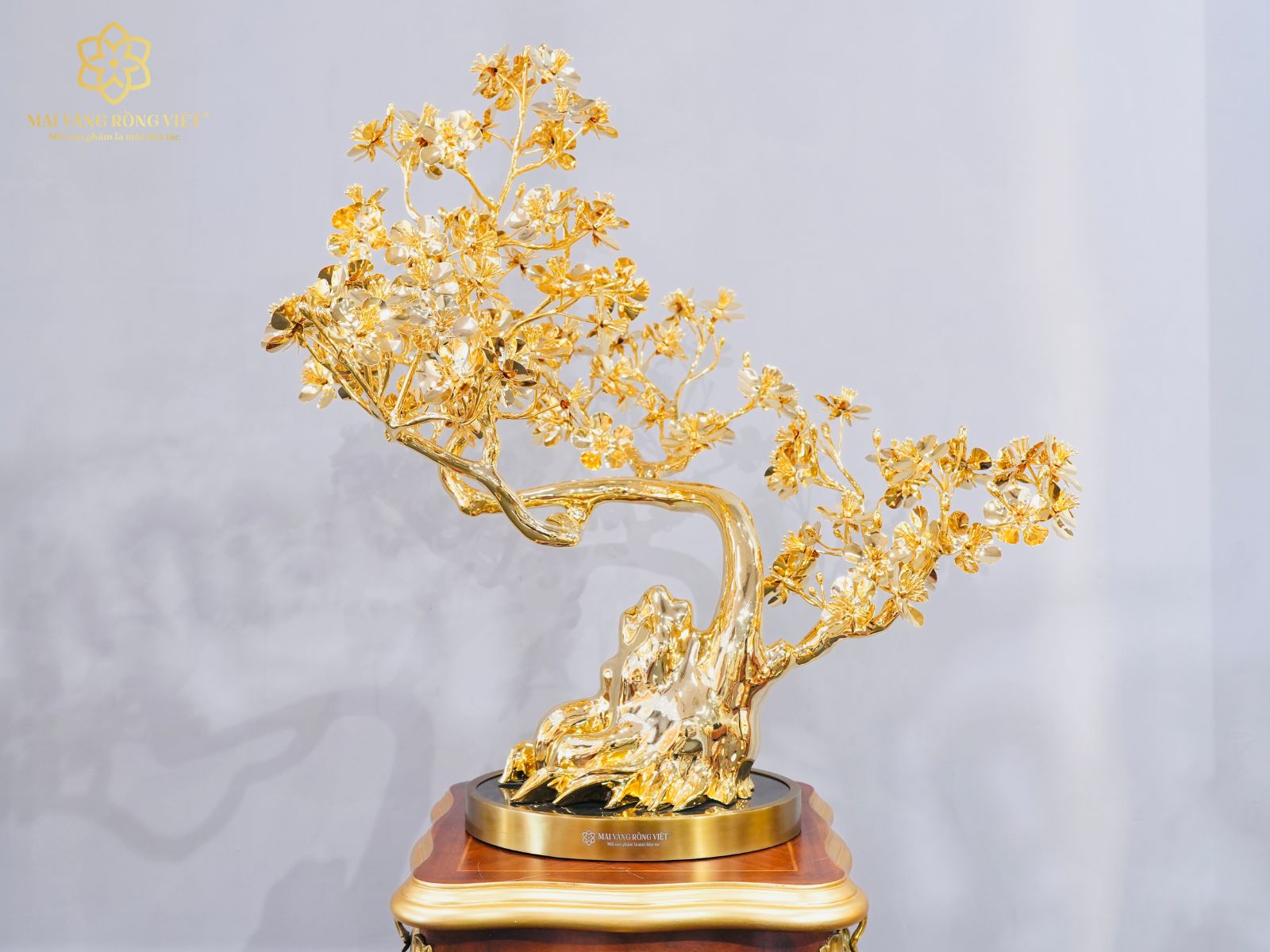 Công dụng trang trí cây mai Long Thăng mạ vàng 24K cao 60cm