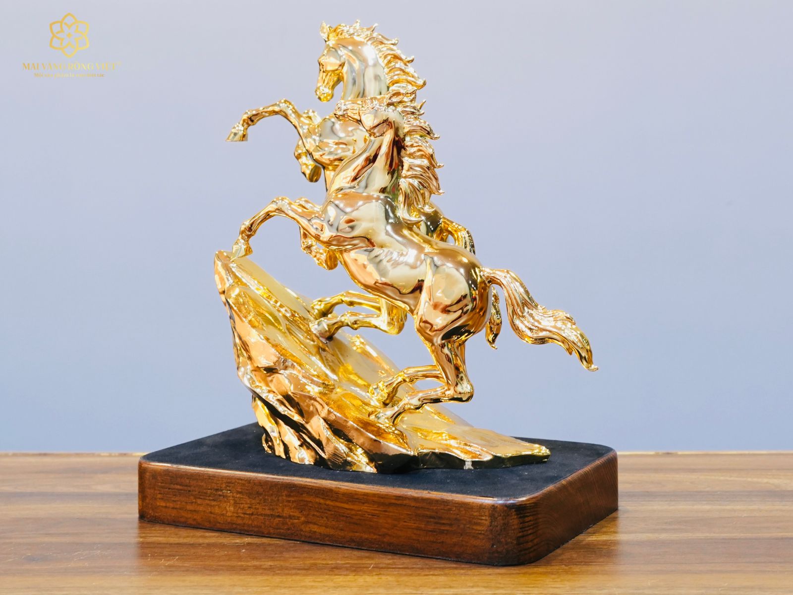 Công dụng tượng song mã thịnh vượng bằng đồng mạ gold cao 30cm