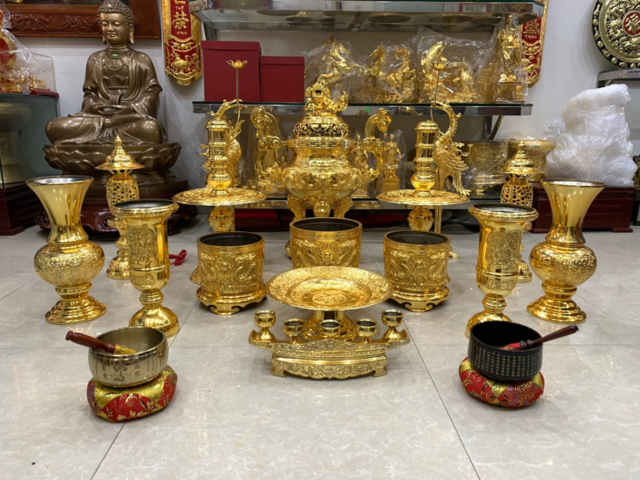 Đồ thờ mạ vàng giúp giao hoà âm dương tốt nhất trong số các loại đồ cúng hiện nay
