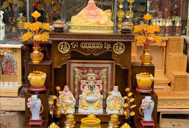 Luôn đặt Phật ở vị trí cao nhất và không nên thờ quá nhiều tượng Phật trong nhà
