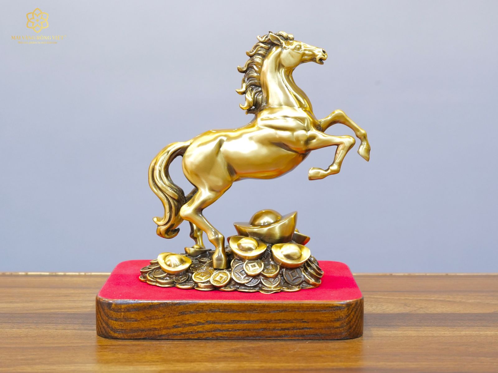 Mặt trước tượng Kim Mã Đại Phát bằng đồng màu cổ điển cao 20cm