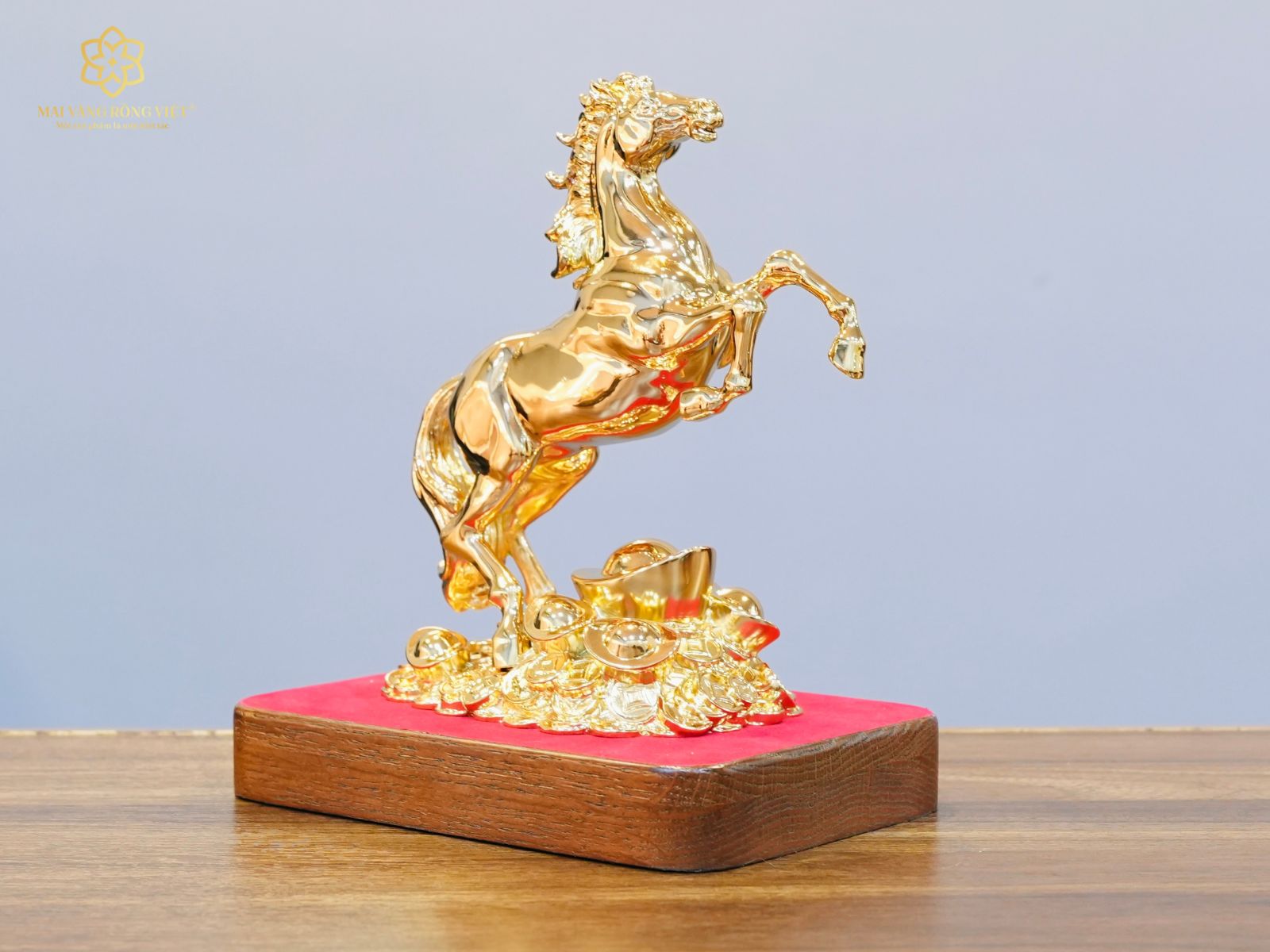 Tượng ngựa Kim Mã Đại Phát bằng đồng mạ gold cao 20cm nghiên trước