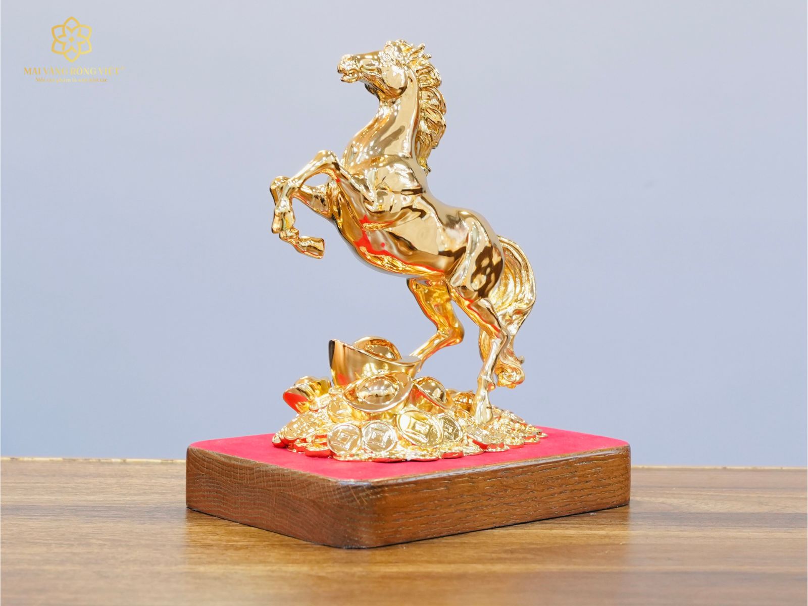 Tượng ngựa Kim Mã Đại Phát bằng đồng mạ gold cao 20cm nghiên sau