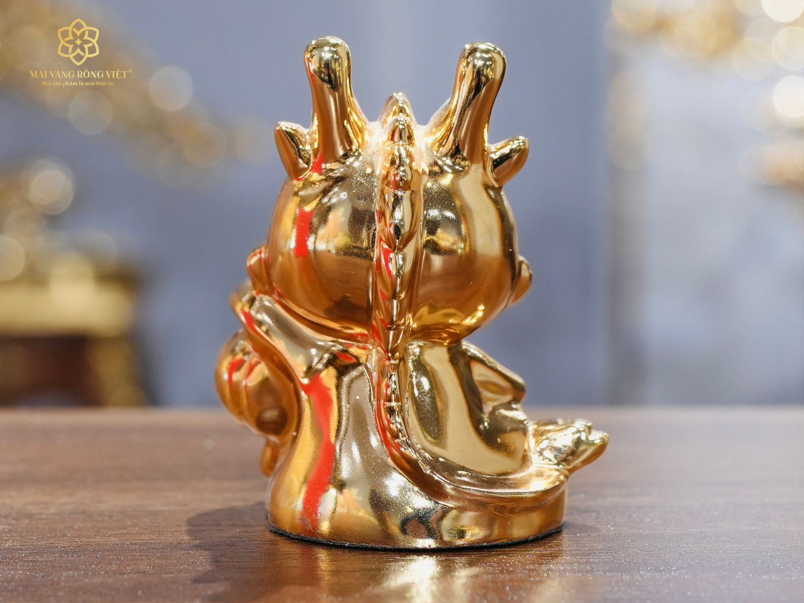 Mặt sau Rồng Chibi mạ gold