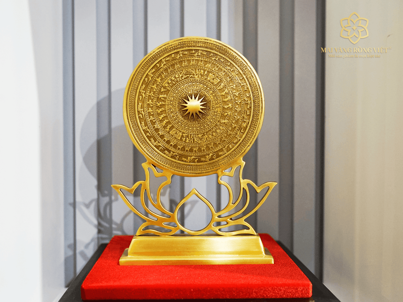 Mặt Trống Đồng Chân Đế Hoa Sen biểu tượng của văn hóa và tinh thần Việt Nam