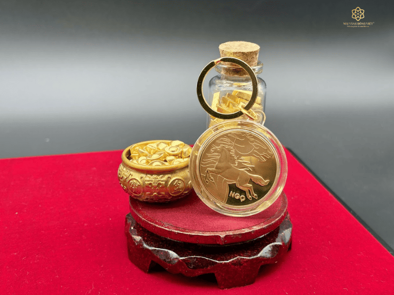 Móc khóa vàng tuổi ngọ