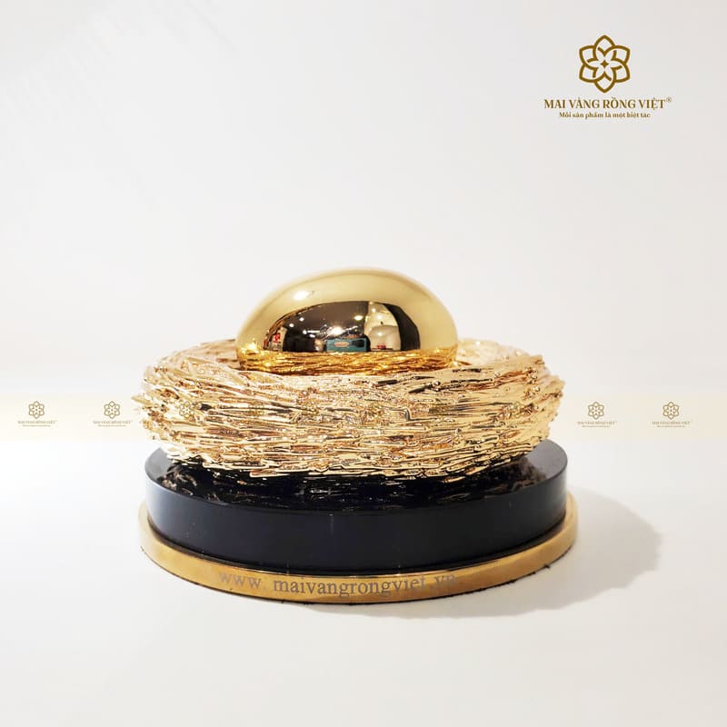 Vật phẩm chiêu tài: Trứng gà mạ vàng