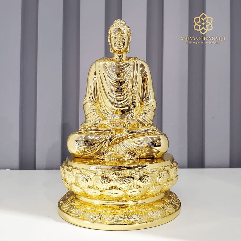 Tượng phật Thích Ca Mâu Ni ngự trên đài sen mạ vàng