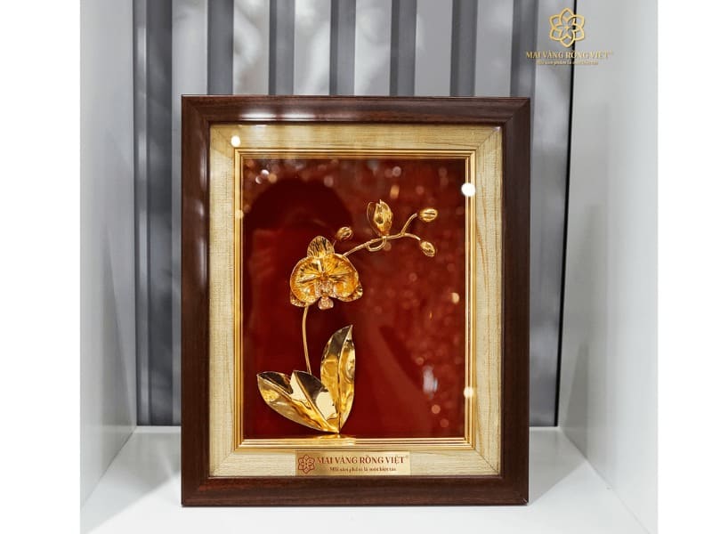 Tranh hoa lan vàng tao nhã, mang thông điệp thịnh vượng