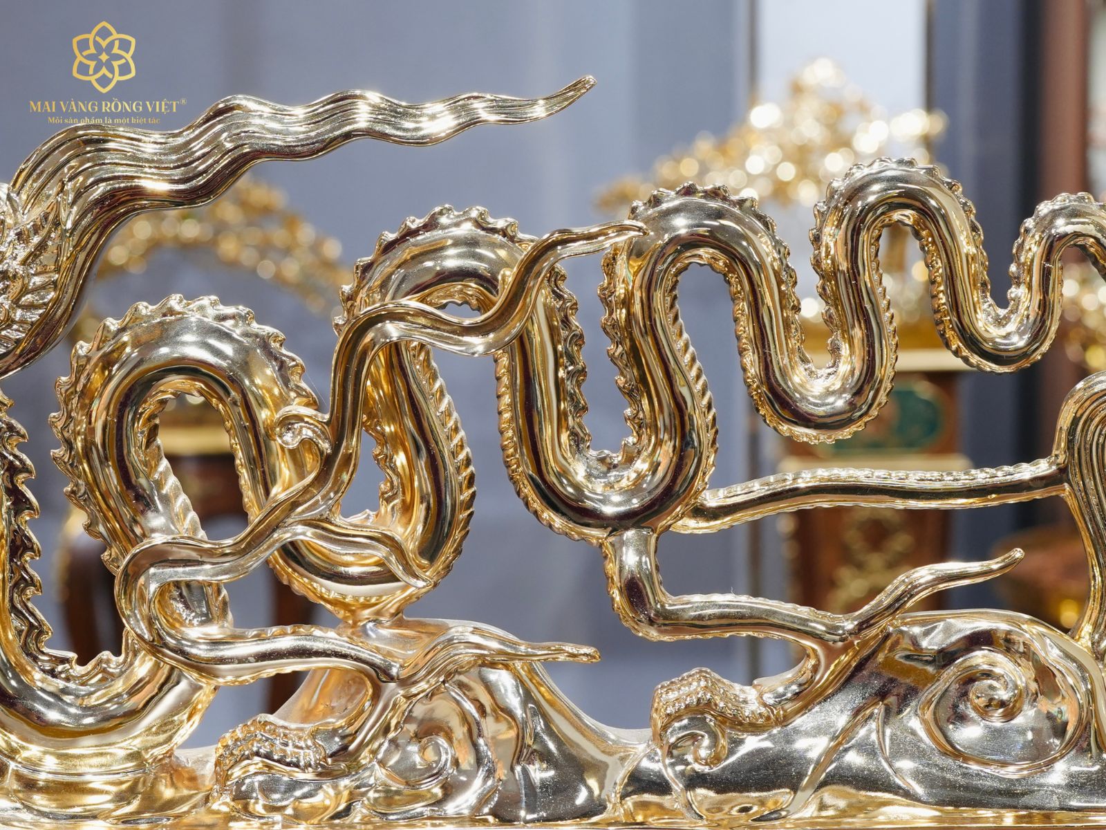 Thân Rồng Nhà Lý Mạ Vàng 24K