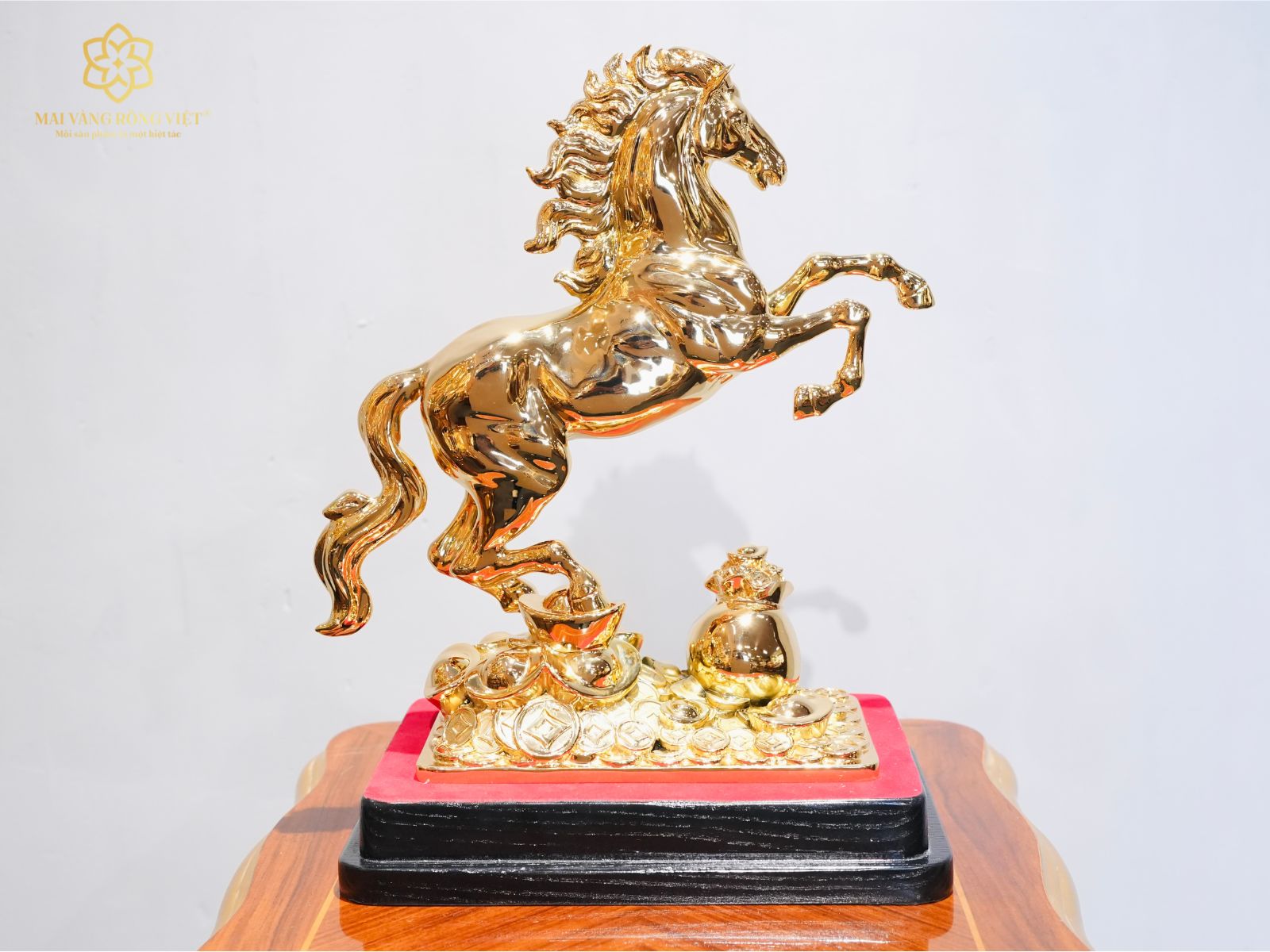 Thiết kế mặt trước tượng kim mã chiêu tài