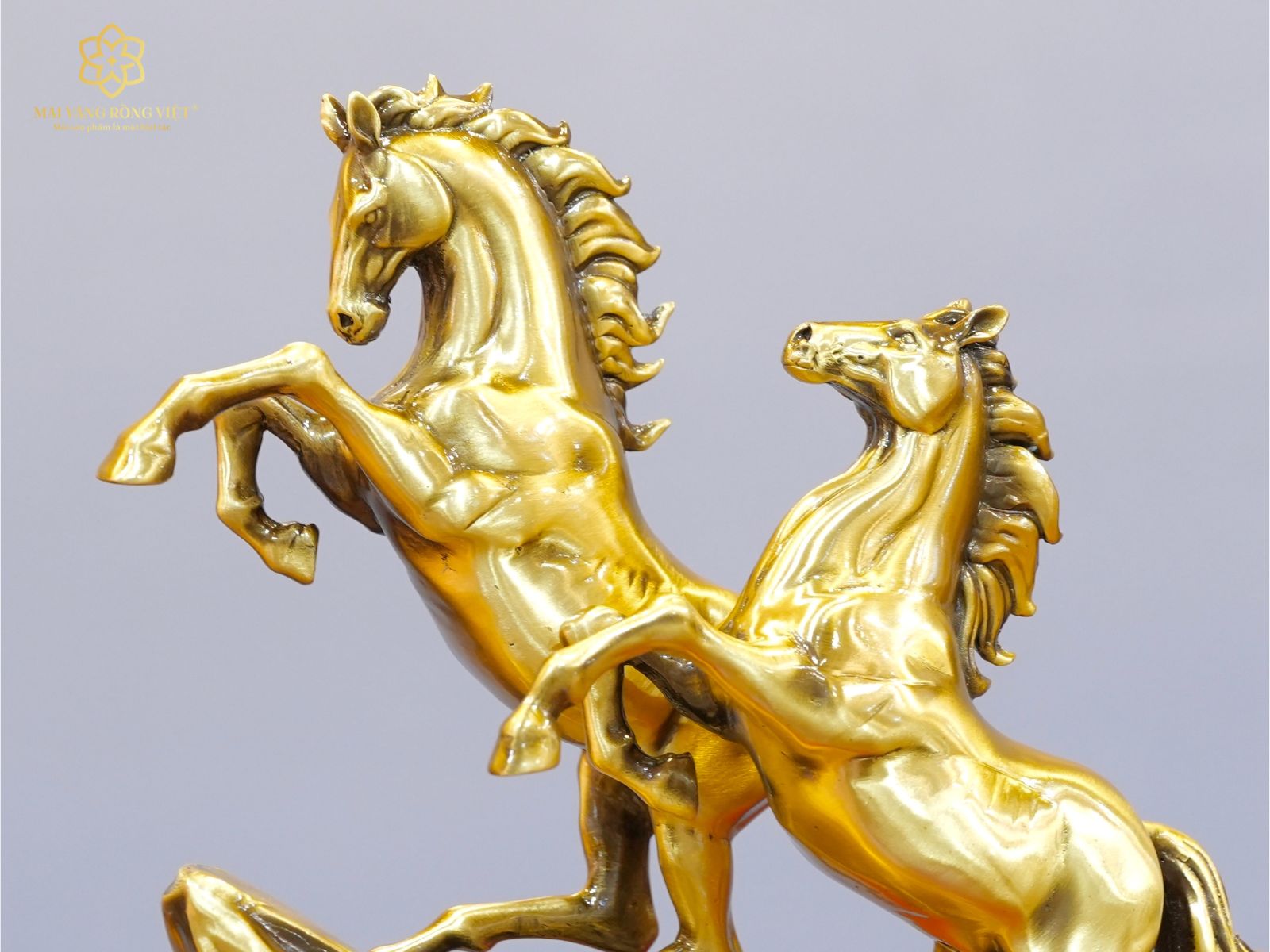 Thiết kế tượng song mã thịnh vượng bằng đồng mạ gold cao 20cm
