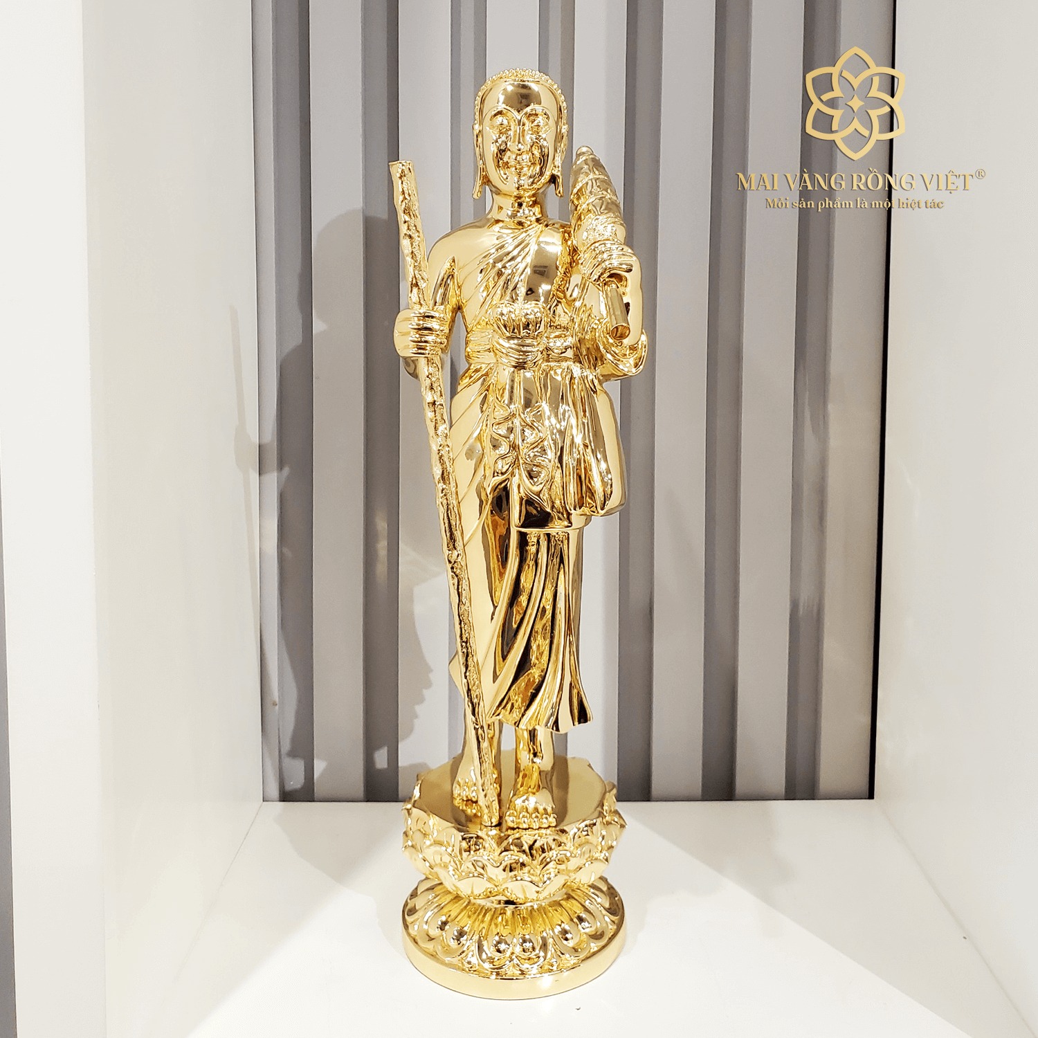 Tại Mai Vàng Rồng Việt, quy trình sản xuất tượng mạ vàng được nghiên cứu và thực hiện một cách chỉnh chu qua 12 bước nghiêm ngặt