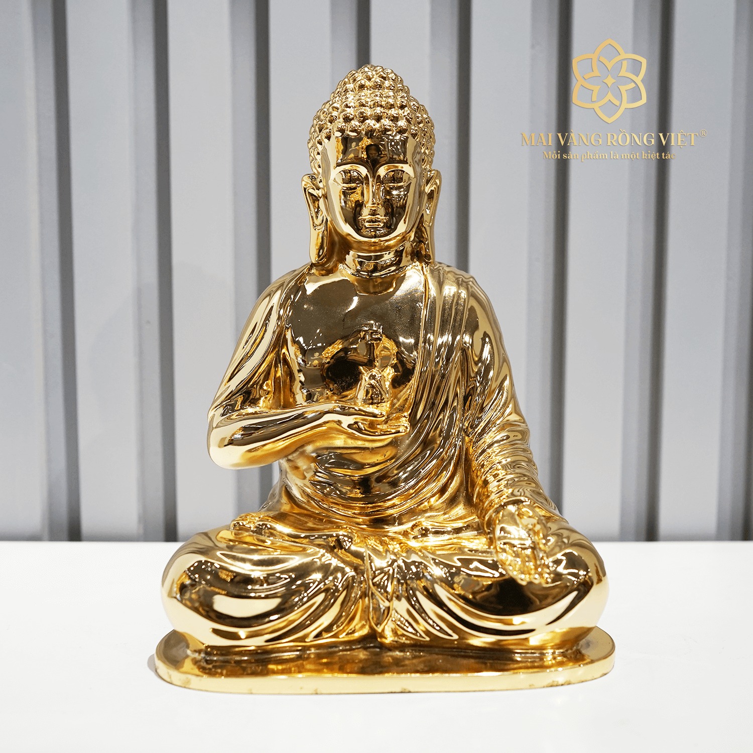 Tượng phật adida mạ vàng với chất liệu đồng 24K sang trọng sẽ là tác phẩm nghệ thuật tâm linh sâu sắc, tượng trưng cho sự bình yên và giác ngộ.