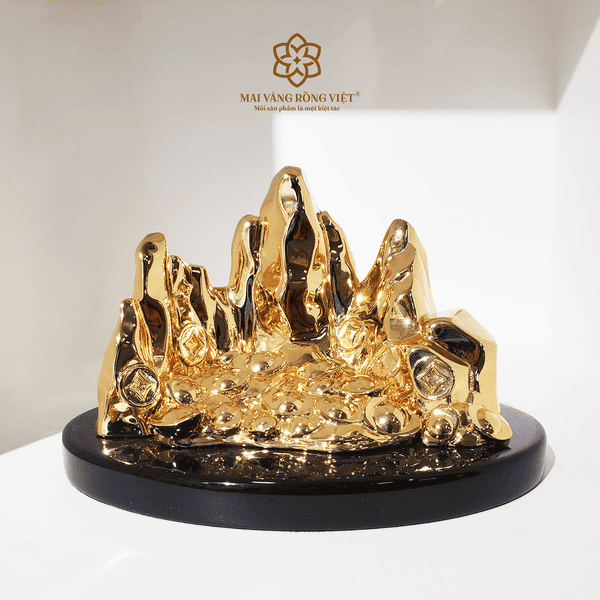 Tượng núi mạ vàng