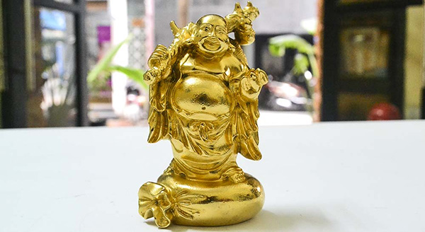 Tượng Phật Di Lặc dát vàng có nụ cười hiền hậu, nhân từ