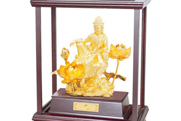 Tượng Phật Quan Âm mạ vàng