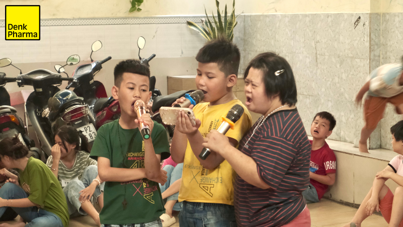 Những ca sĩ nhí của Mái Ấm cùng hòa giọng hát