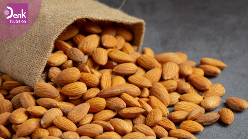 Hạt hạnh nhân là nguồn cung cấp vitamin E tuyệt vời