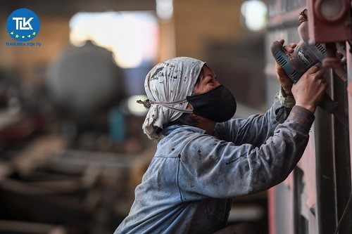 is-it-exempt-from-applying-for-a-work-permit-if-the-representative-managing-the-investor-s-capital-contribution-is-a-foreign-organization