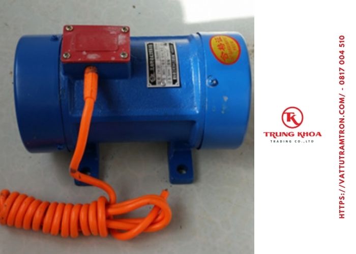 Đầm rung Si lô xi măng 3