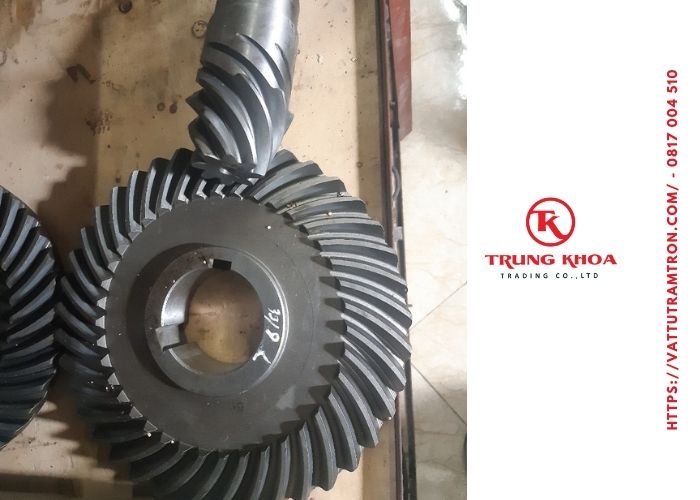 Bánh răng côn xoắn hộp giảm tốc cối trộn bê tông 1.5m3