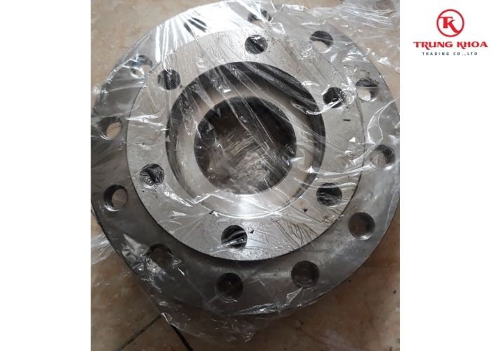 Mặt bích trung gian hộp giảm tốc 3