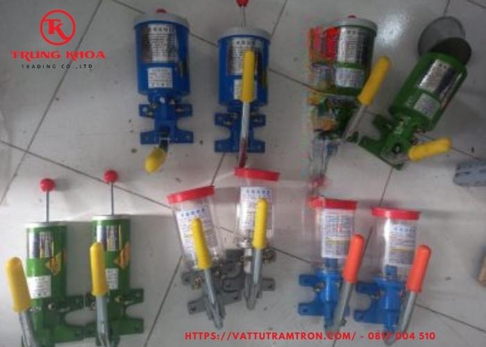 Bơm mỡ tay cho trạm trộn JS500-750-1000