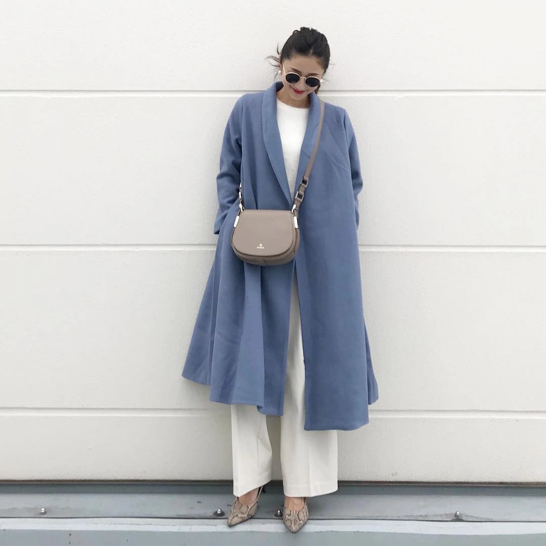 áo dạ dáng dài với quần ống rộng