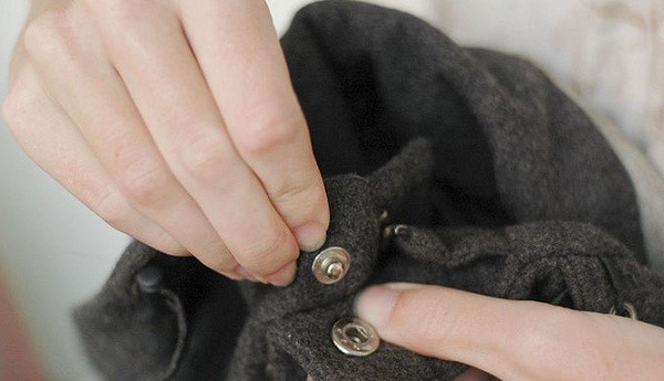 cái khuy áo trước khi giặt